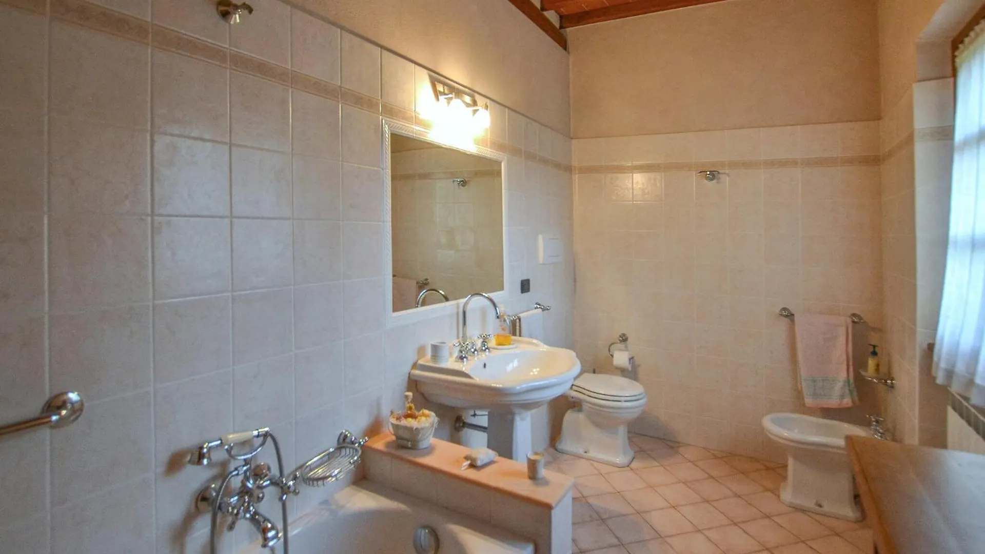 Beautiful Home In Castiglion Fiorentino With Wifi